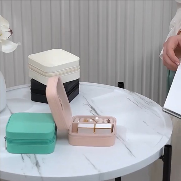 Miniature Travel Jewelry Organizer Box - Picture 2 of 9